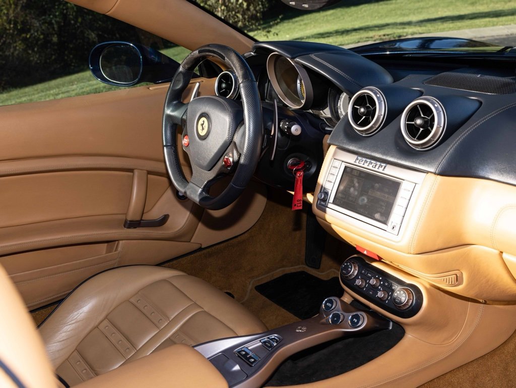 Used 2011 Ferrari California image 40