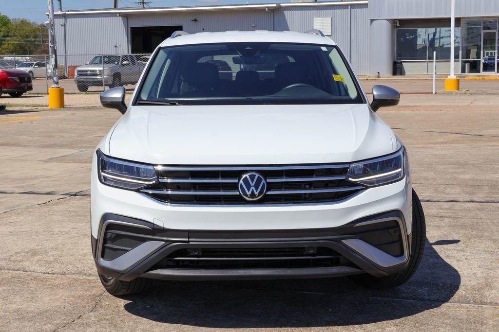Used 2024 Volkswagen Tiguan SE image 23