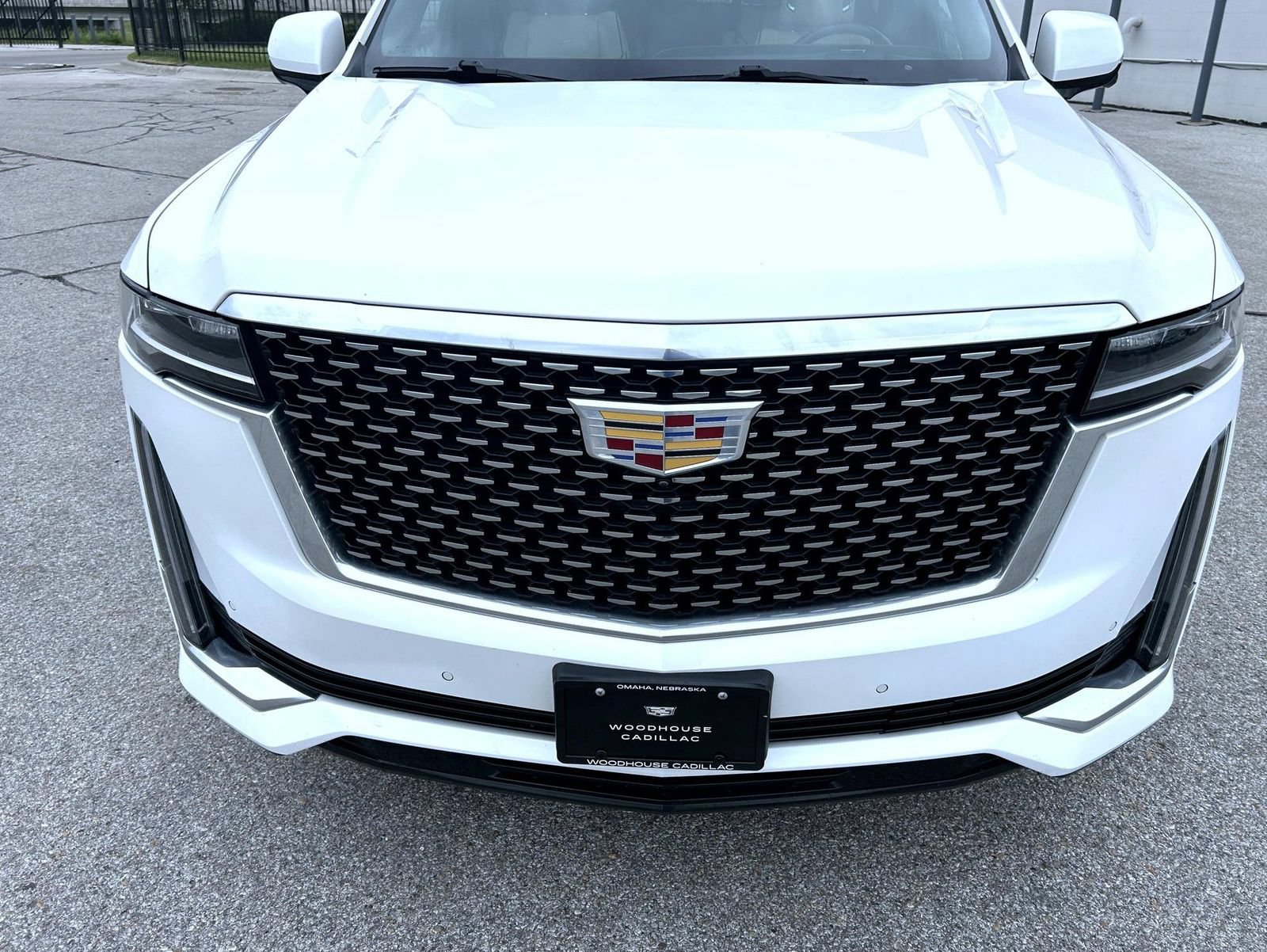 Used 2021 Cadillac Escalade Premium Luxury w/ Performance Package AWD/4WD image 9