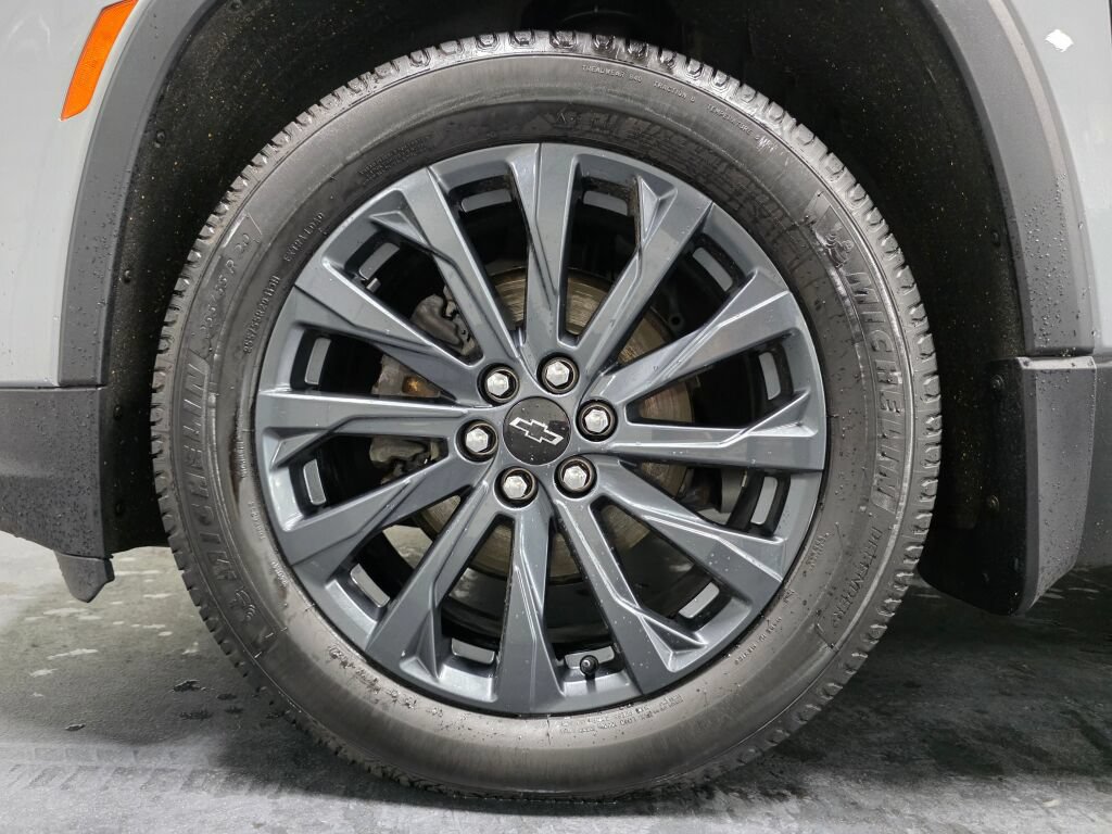 Used 2023 Chevrolet Traverse RS AWD/4WD image 5