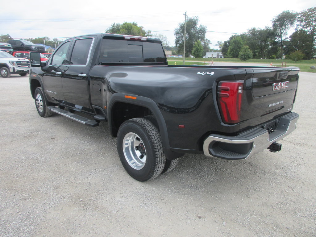 New 2026 GMC Sierra 3500 SLT w/ SLT Premium Package AWD/4WD image 9