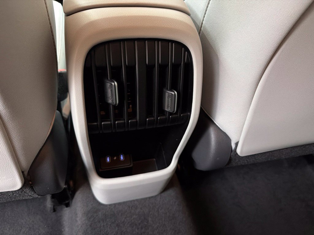 Used 2024 Hyundai Kona SEL FWD image 28