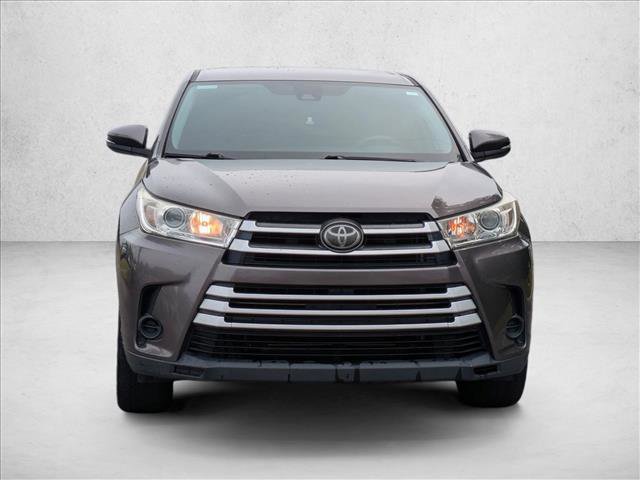 Used 2019 Toyota Highlander LE FWD image 2