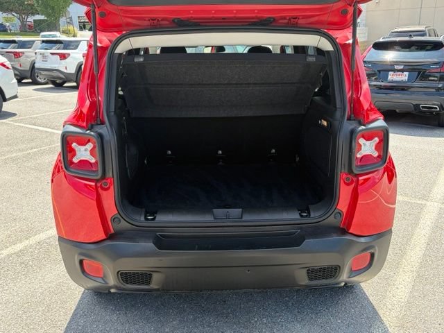 Used 2017 Jeep Renegade Latitude AWD/4WD image 7