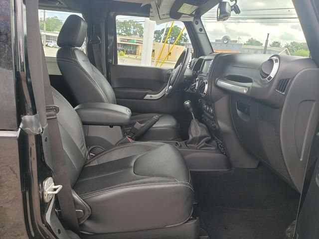 Used 2013 Jeep Wrangler Rubicon w/ PWR Convenience Group AWD/4WD image 16