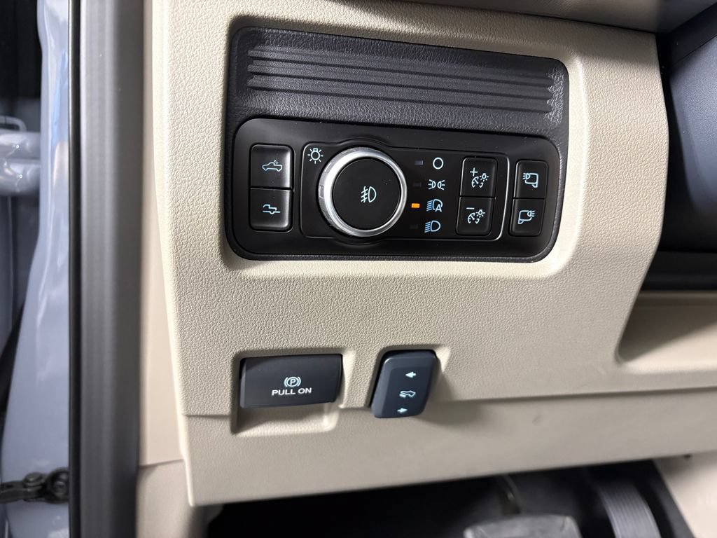 Certified 2026 Ford F250 Platinum w/ Platinum Plus Package AWD/4WD image 14