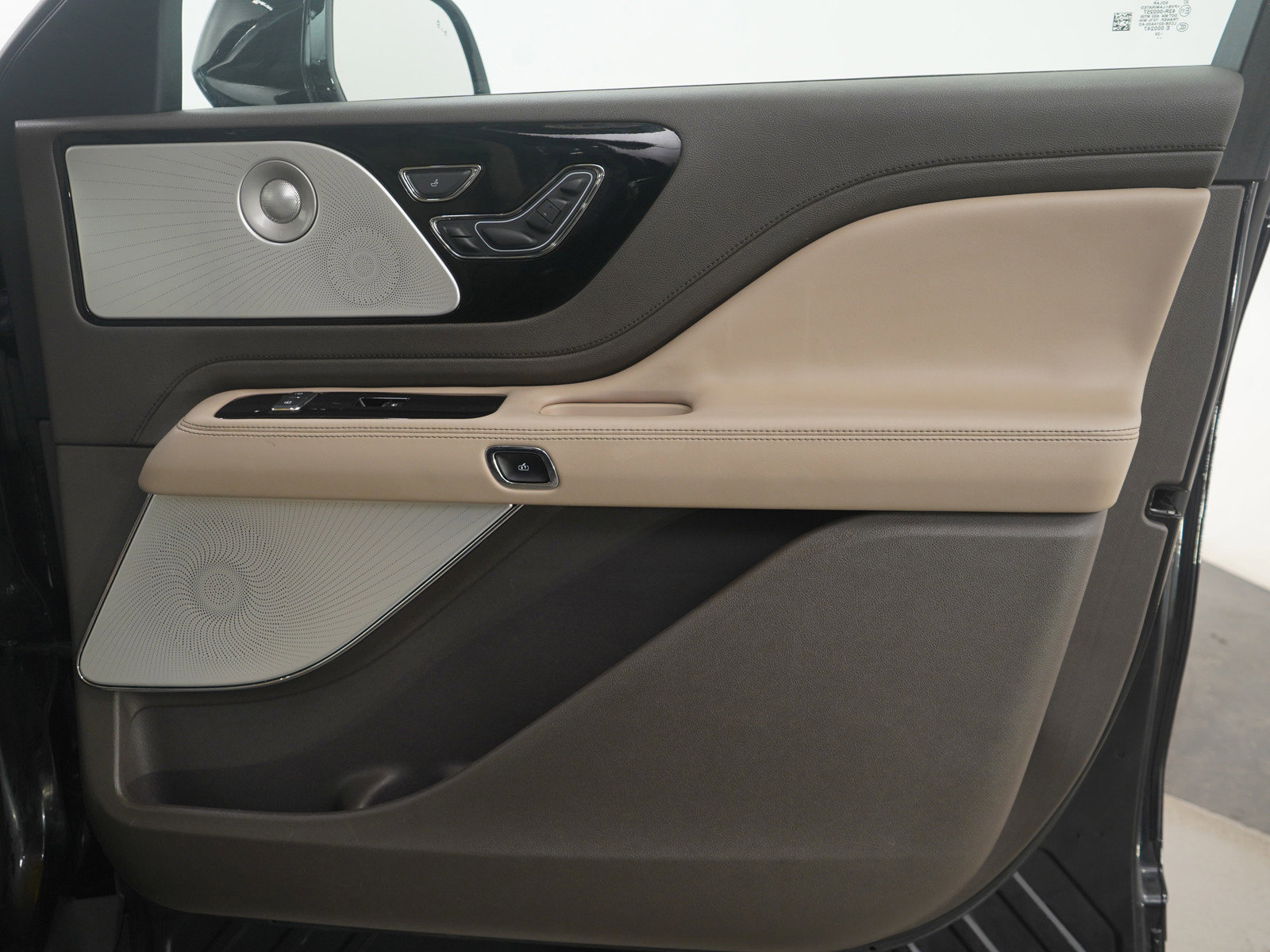 Used 2020 Lincoln Aviator Grand Touring w/ Equipment Group 301A image 14