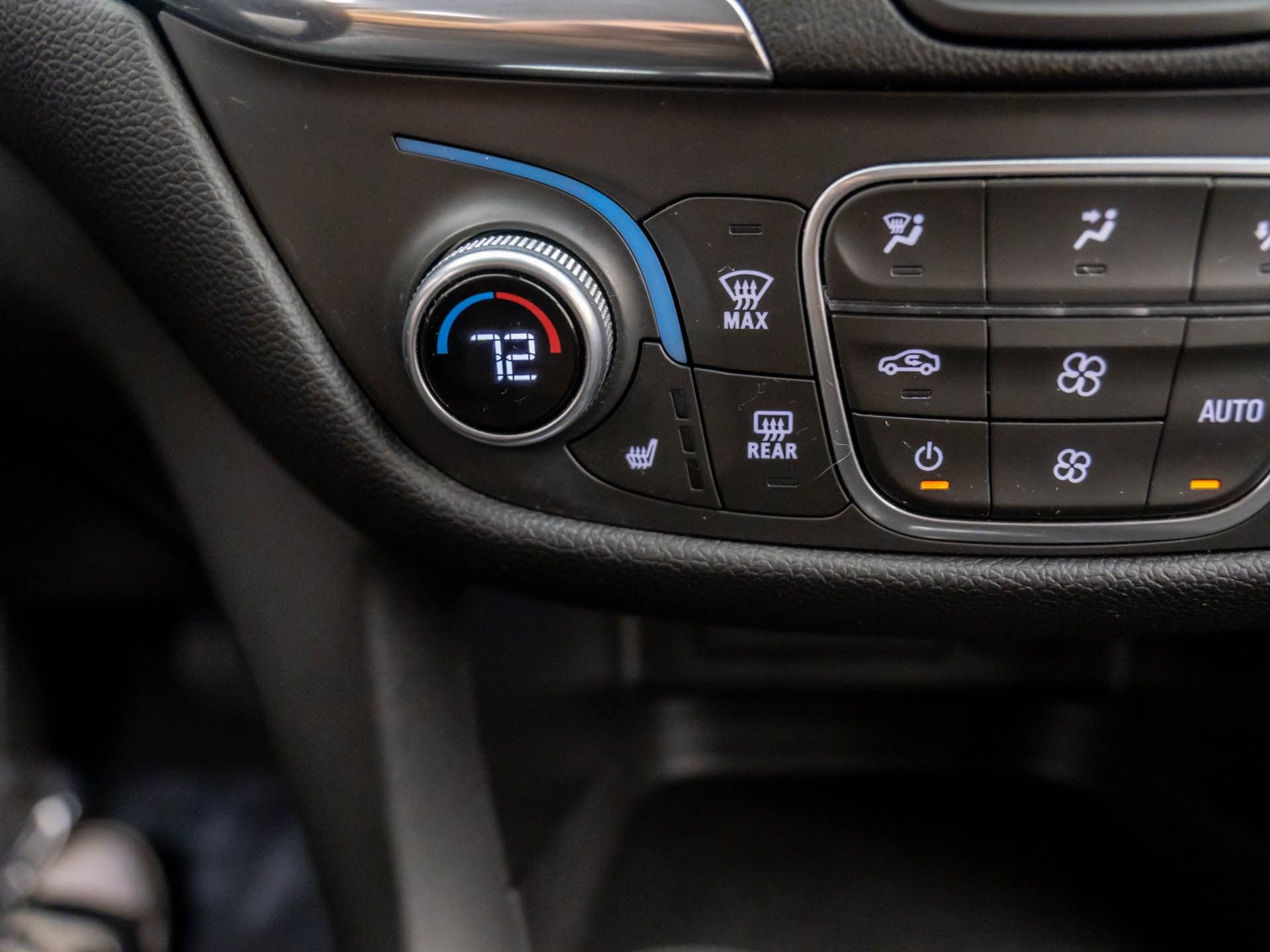 Used 2019 Chevrolet Equinox LT image 24