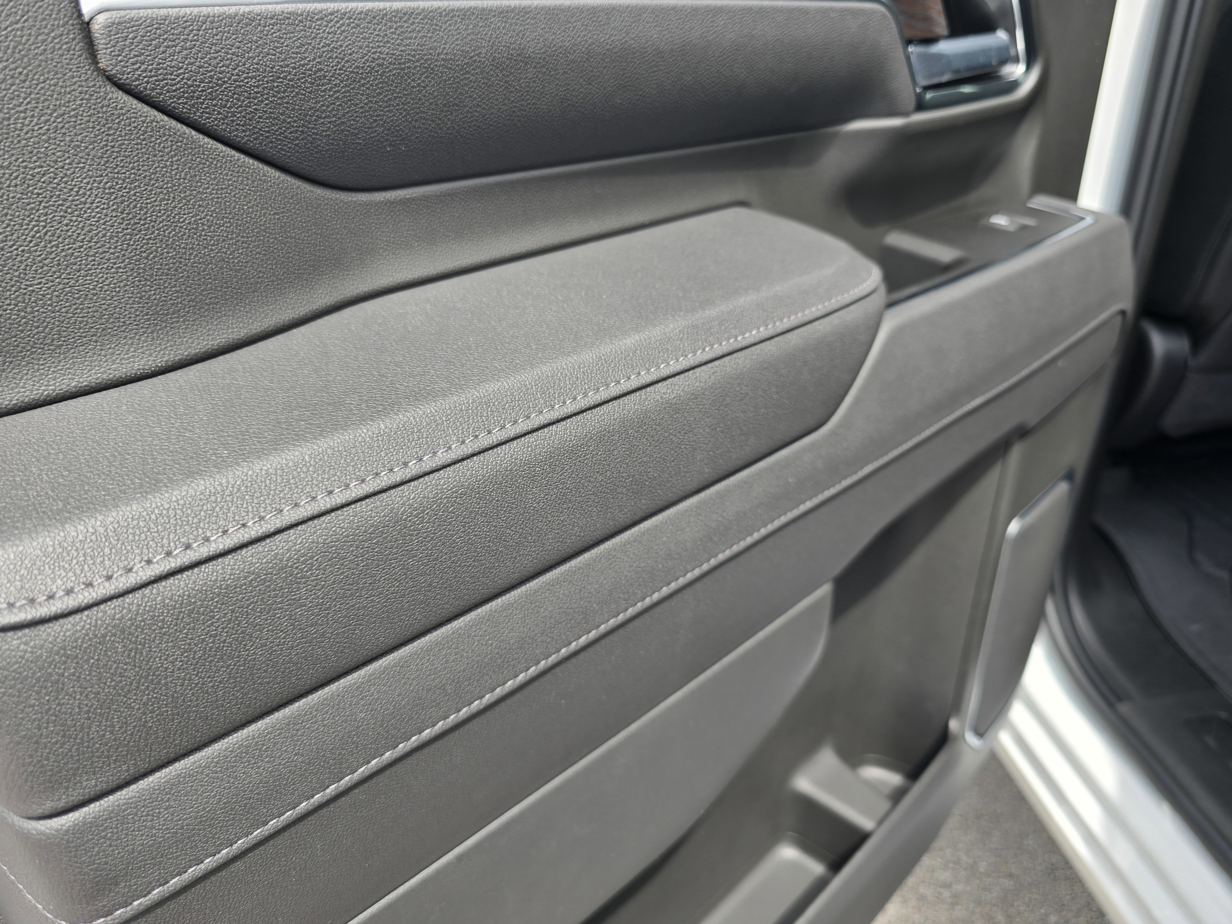 New 2025 GMC Sierra 2500 SLT w/ SLT Convenience Package image 18