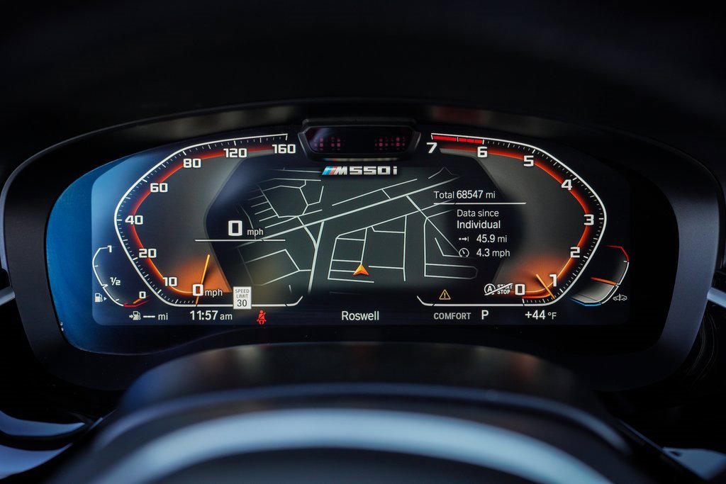 Used 2023 BMW M550i xDrive w/ Dynamic Handling Package image 25