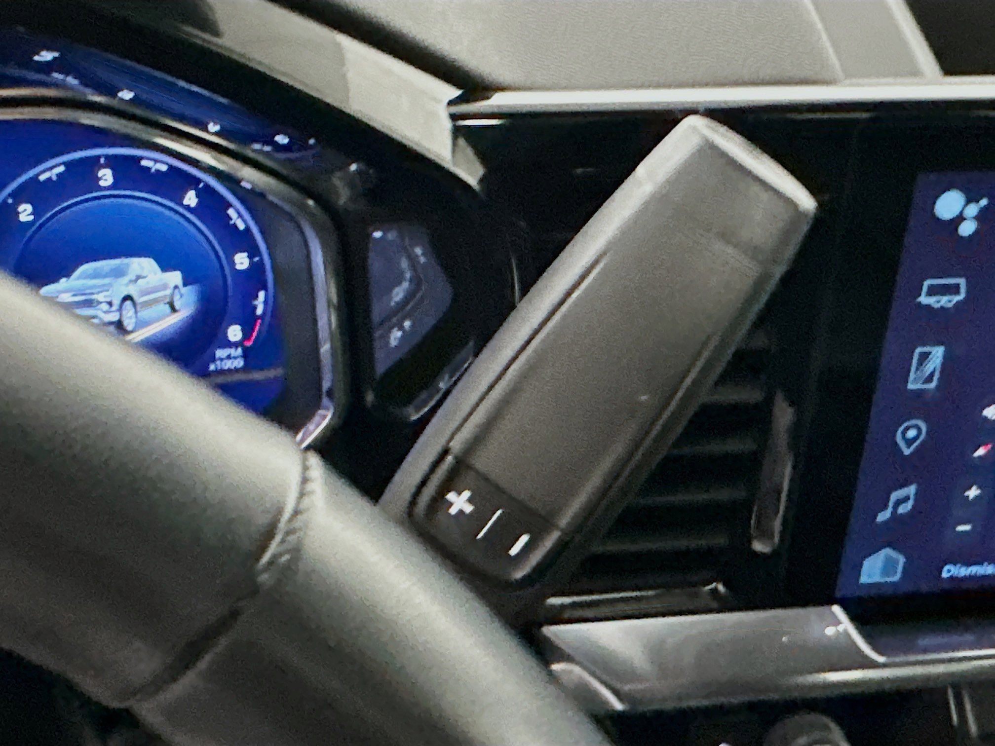 Used 2023 Chevrolet Silverado 1500 LT image 24