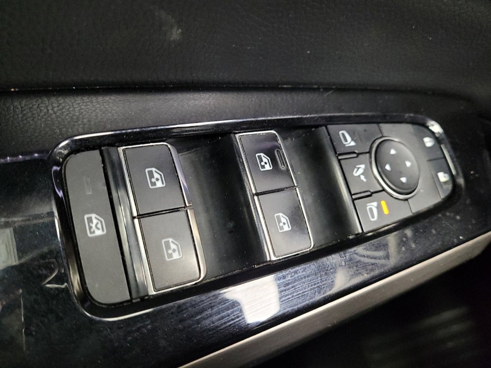 Used 2022 Nissan Pathfinder Platinum w/ Lighting Package (N93) FWD image 27
