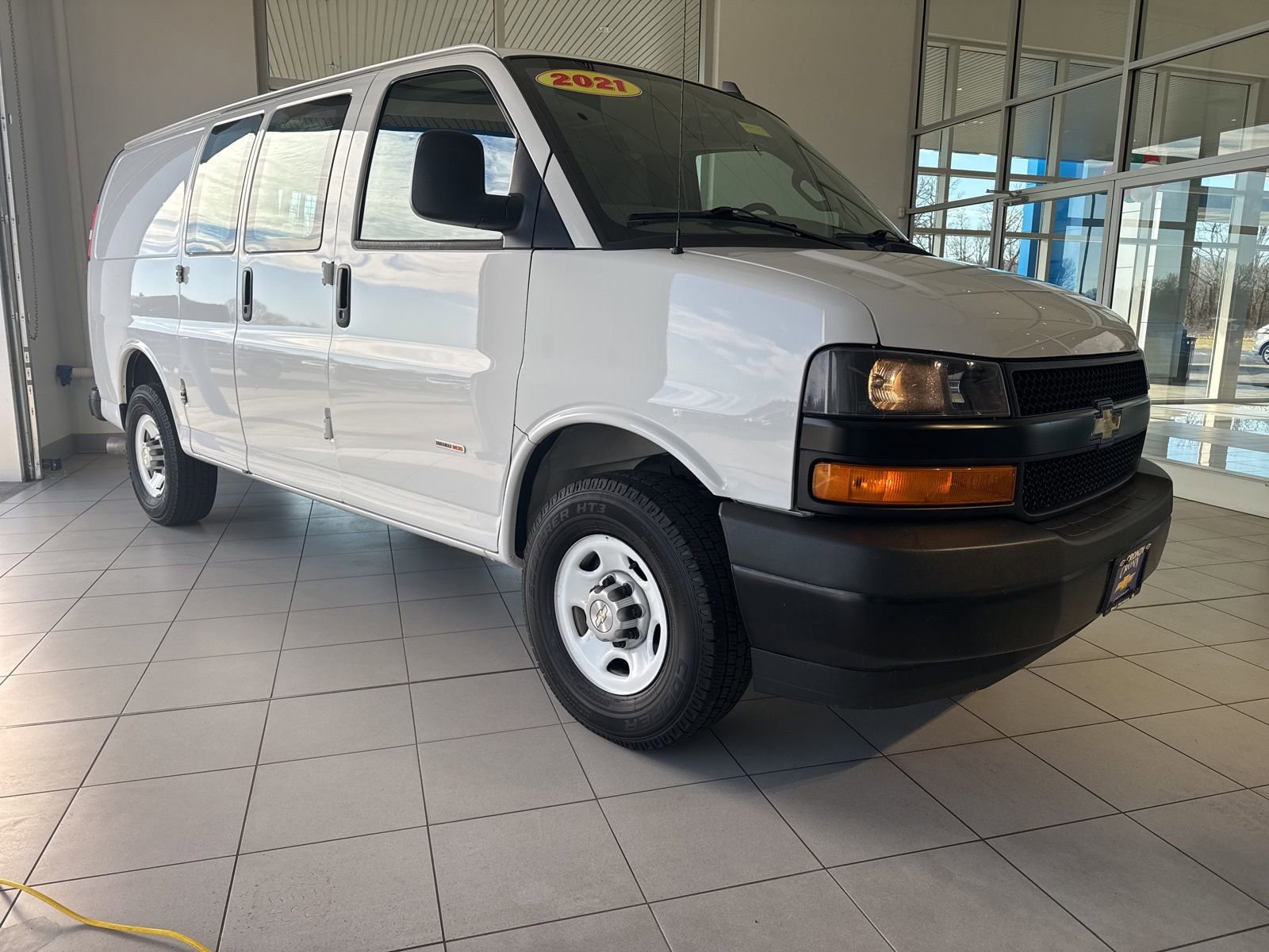 Used 2021 Chevrolet Express 2500 w/ Driver Convenience Package image 3