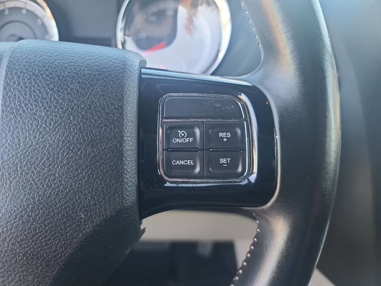 Used 2016 Dodge Grand Caravan SE image 16