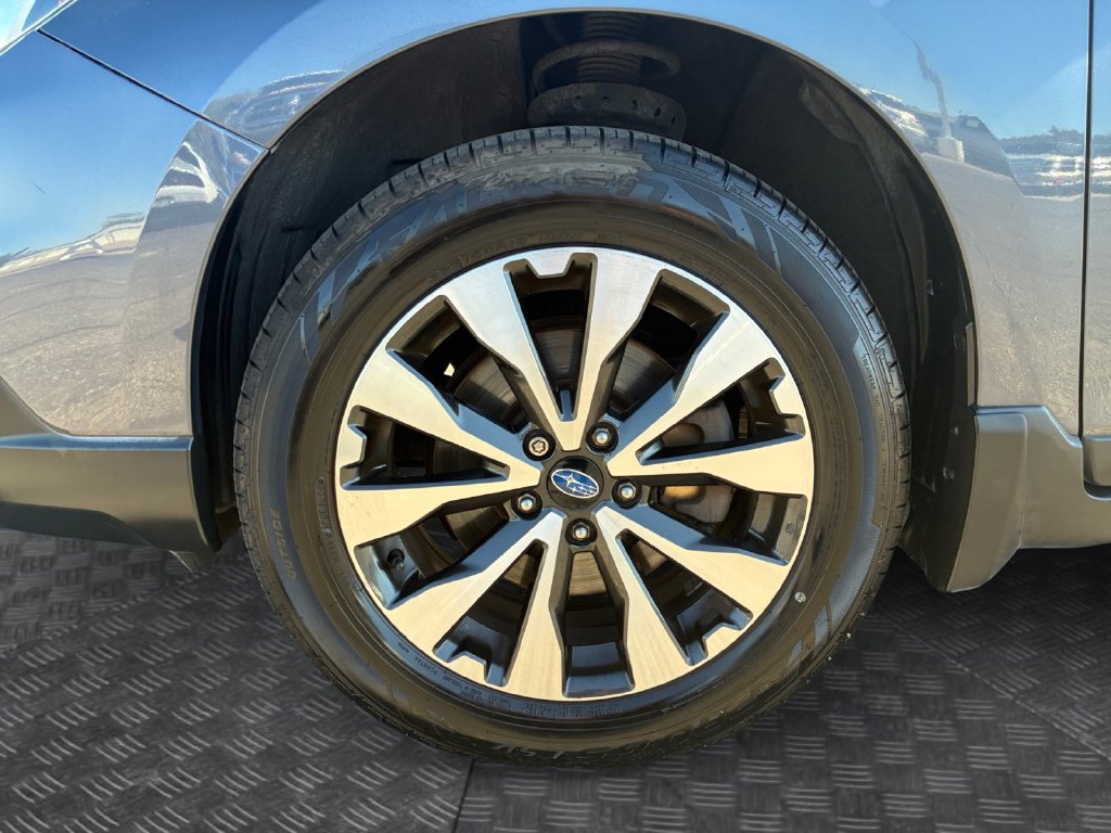 Used 2015 Subaru Outback 2.5i Limited AWD/4WD image 22