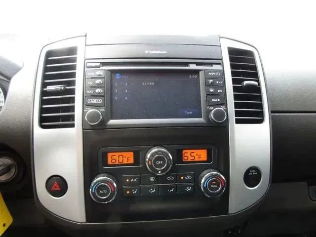 Used 2019 Nissan Frontier PRO-4X image 19