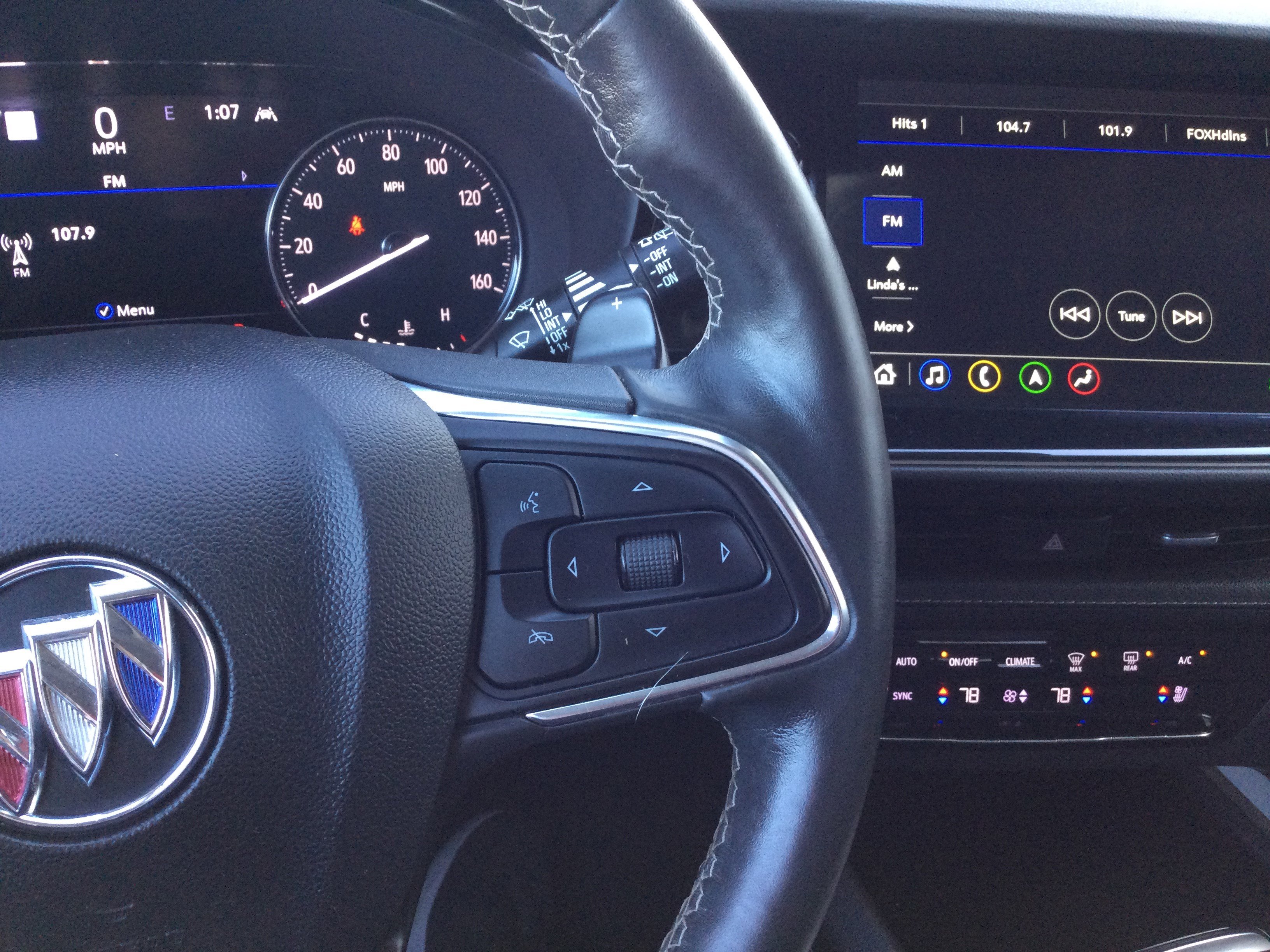 Used 2023 Buick Envision Avenir image 16