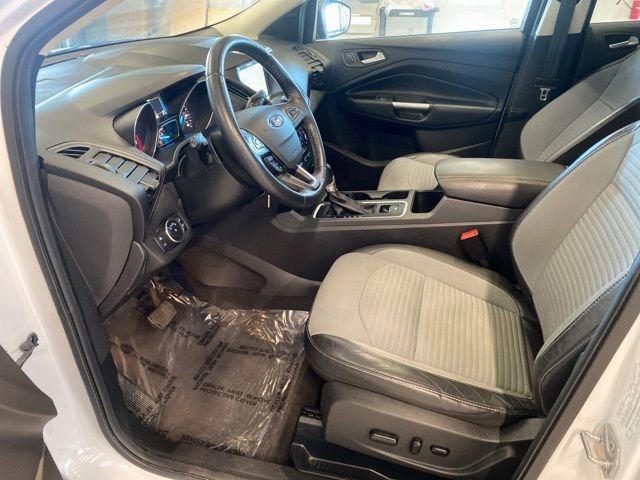 Used 2018 Ford Escape SE w/ SE Sport Appearance Package FWD image 25