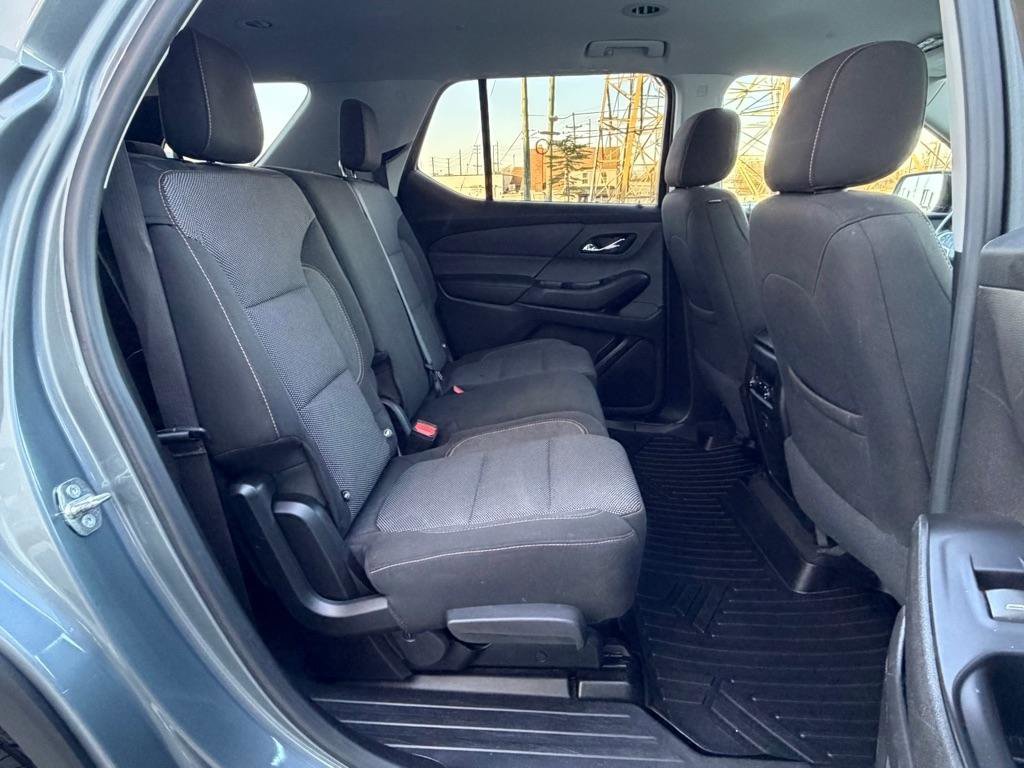 Used 2018 Chevrolet Traverse LS FWD image 17