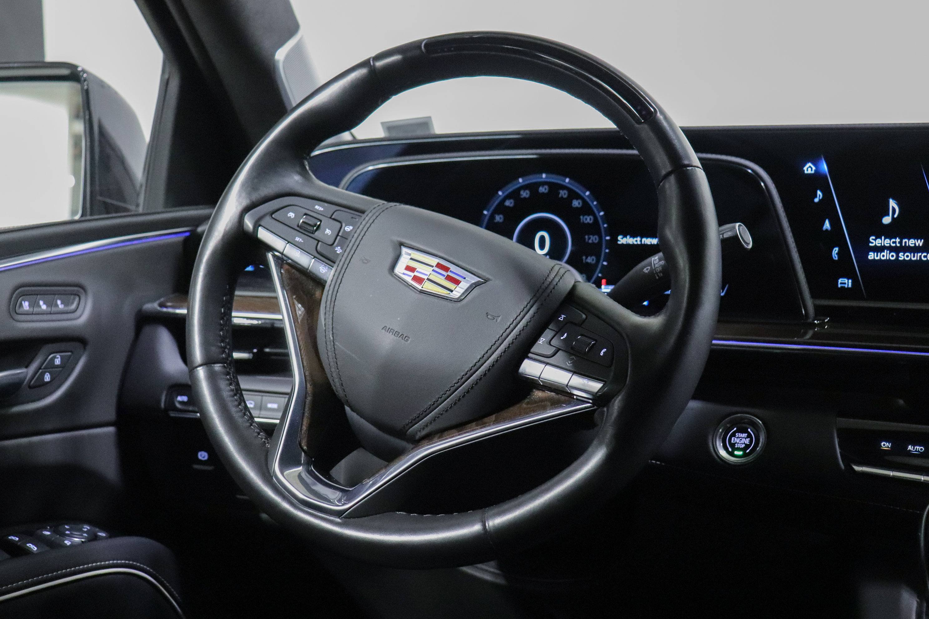 Certified 2023 Cadillac Escalade Sport Platinum w/ LPO, ONYX Package image 29