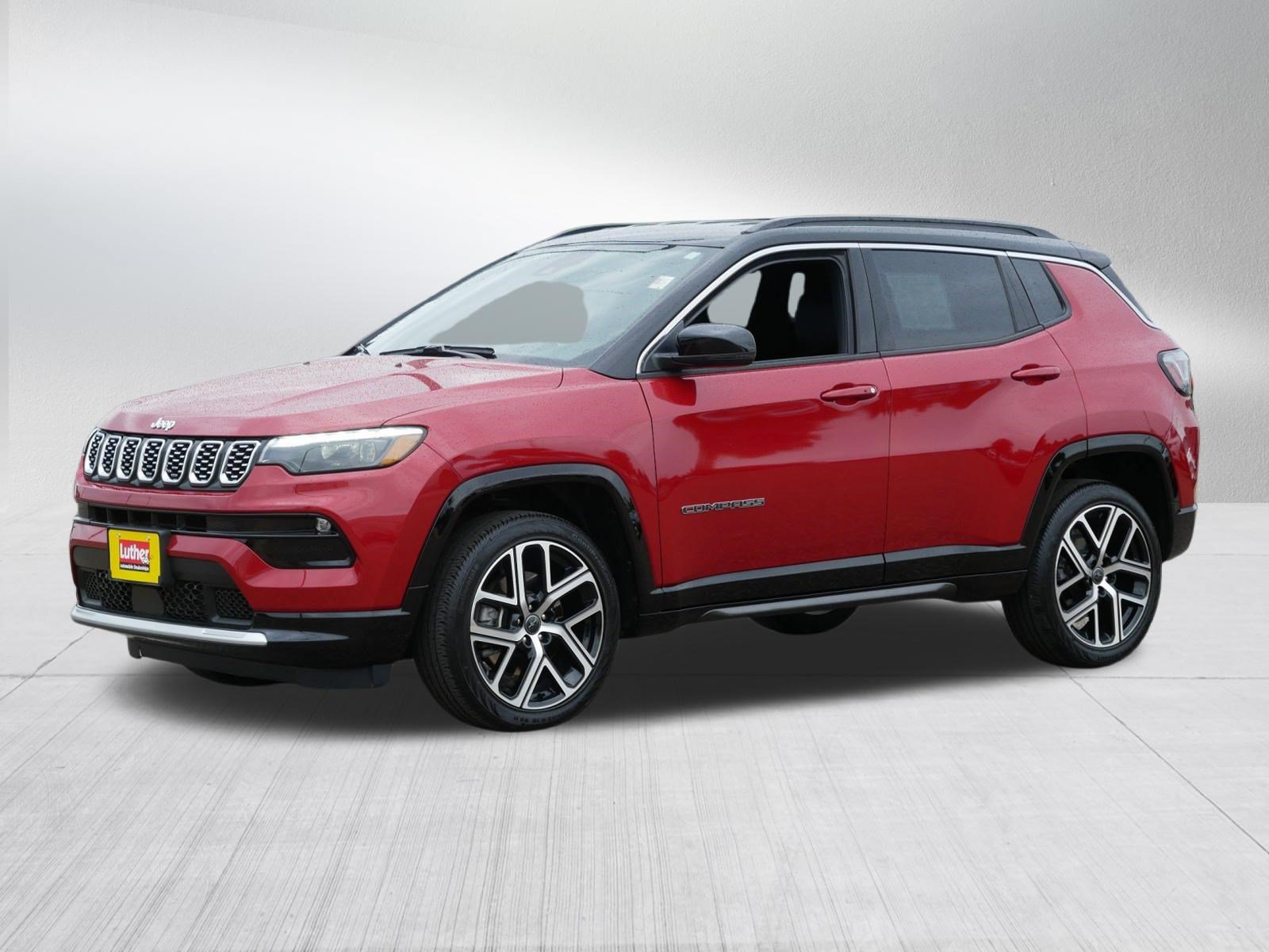 Used 2025 Jeep Compass Limited w/ Elite Group AWD/4WD image 3