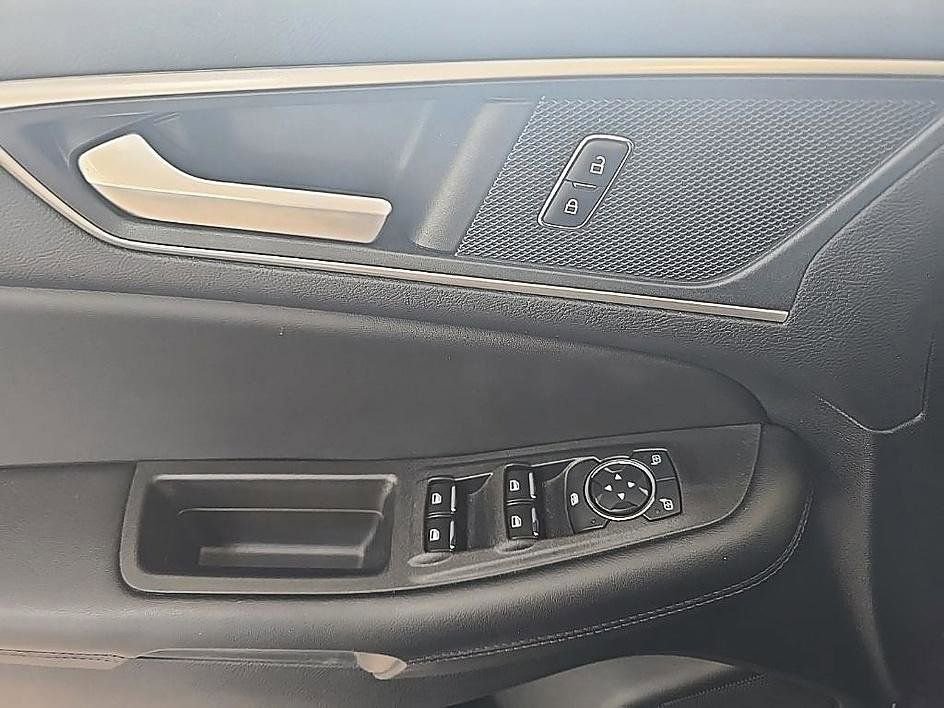 Used 2023 Ford Edge SEL AWD/4WD image 14