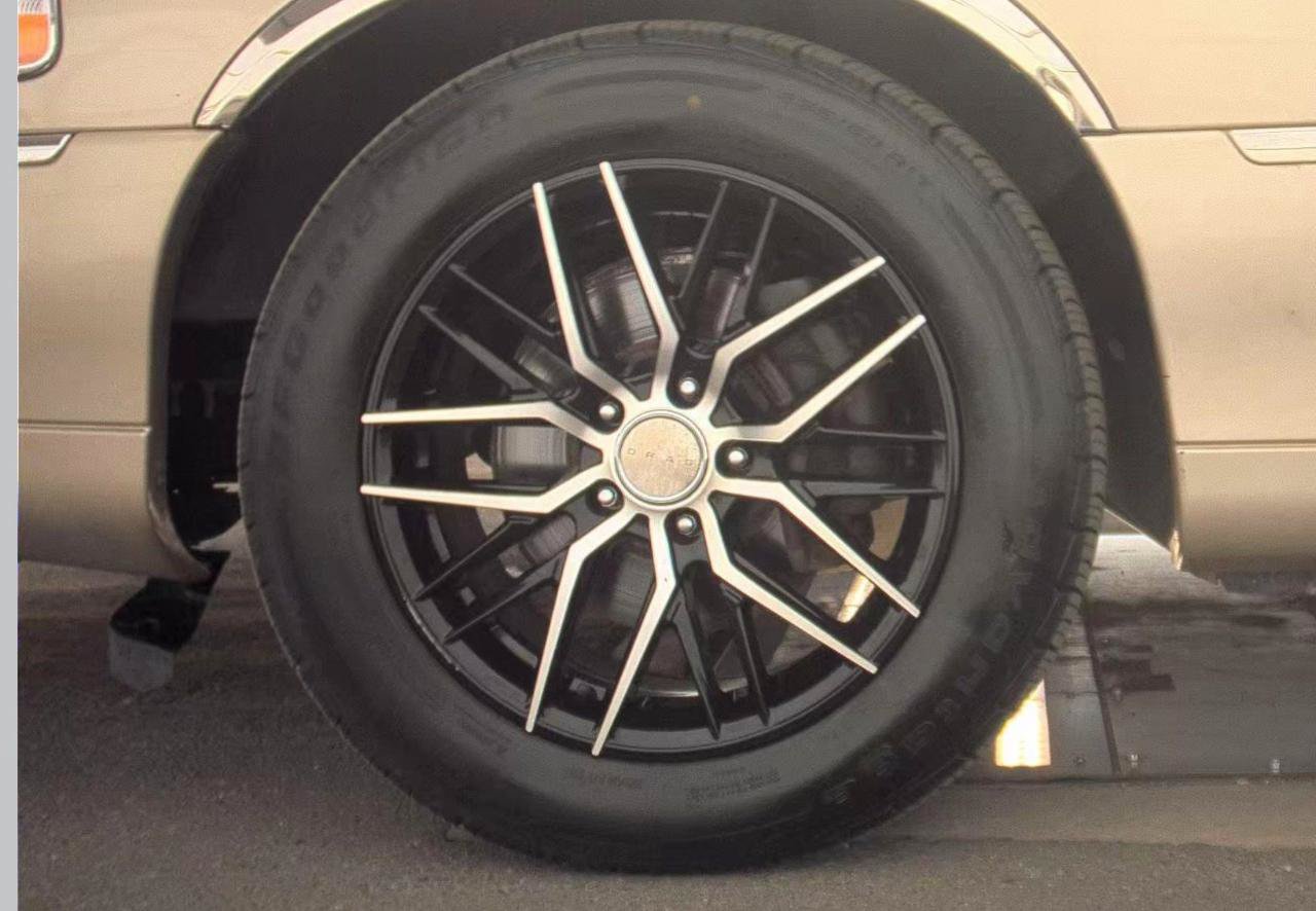 Used 2004 Lincoln Town Car Signature RWD image 7