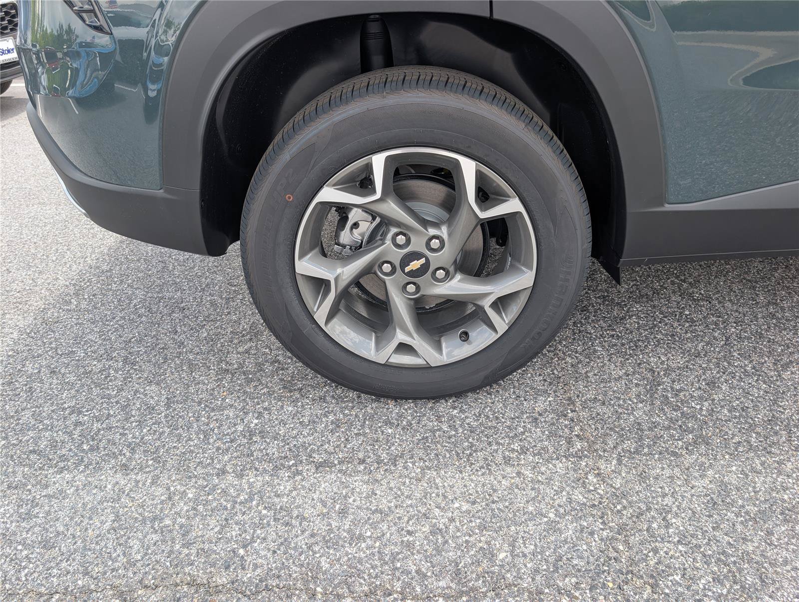 New 2026 Chevrolet Trax LT w/ LT Convenience Package FWD image 5