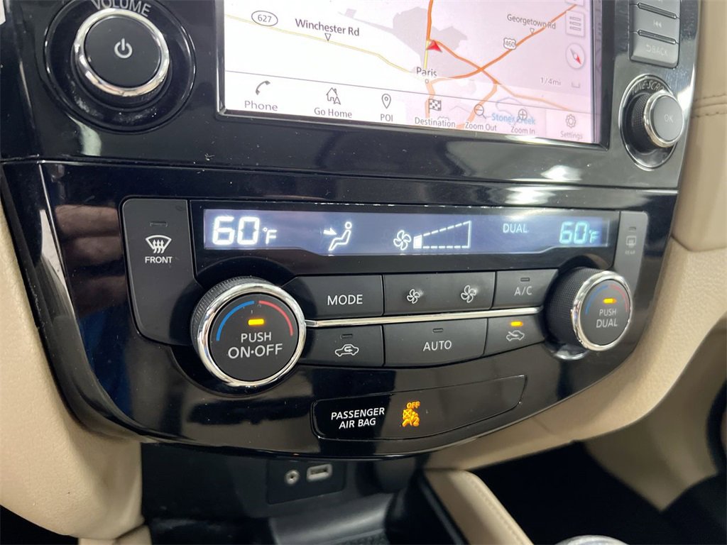 Used 2019 Nissan Rogue SL w/ Premium Package image 16