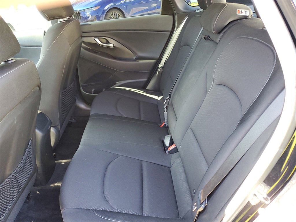 Used 2018 Hyundai Elantra GT image 11