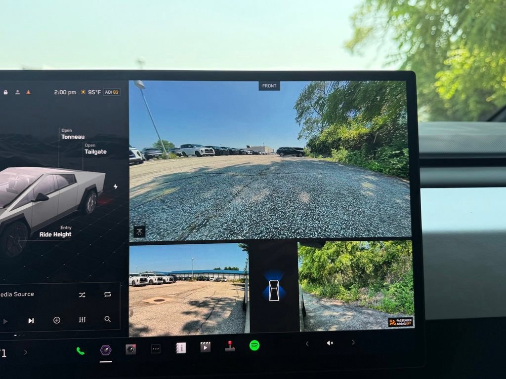 Used 2024 Tesla Cybertruck AWD Crew Cab image 25