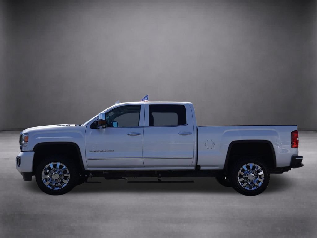 Used 2018 GMC Sierra 2500 Denali w/ Duramax Plus Package AWD/4WD image 8
