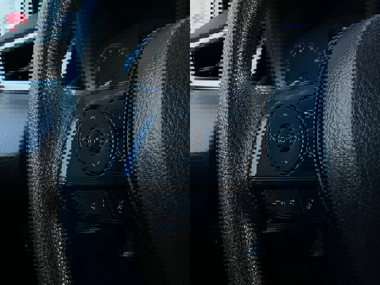 Used 2025 Toyota Corolla LE image 29