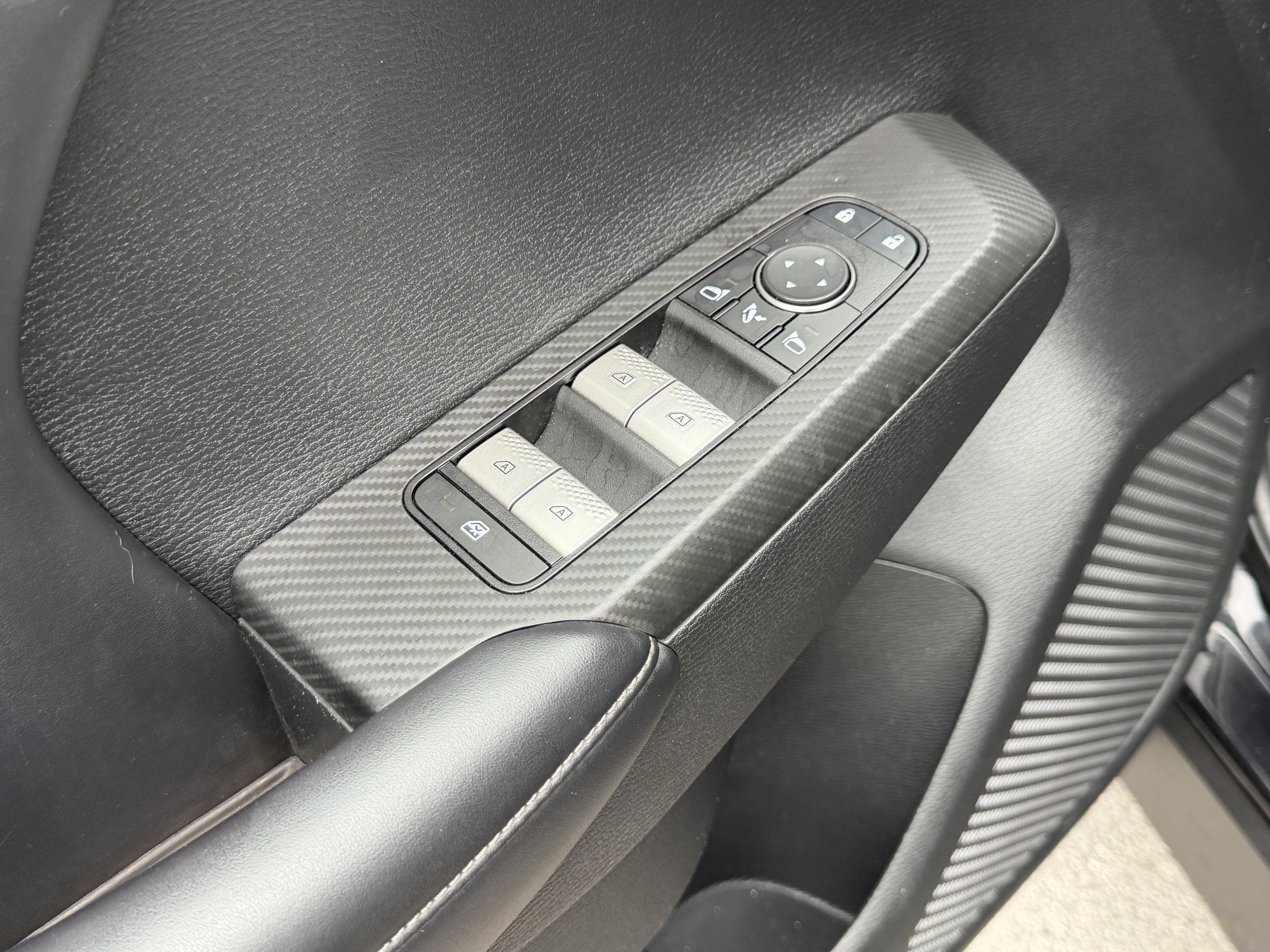 Used 2023 Mitsubishi Outlander SE Black Edition image 15