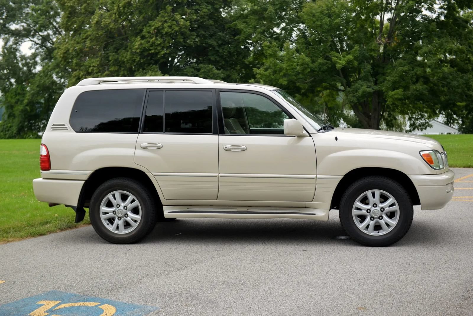 Used 2005 Lexus LX 470 4WD image 8