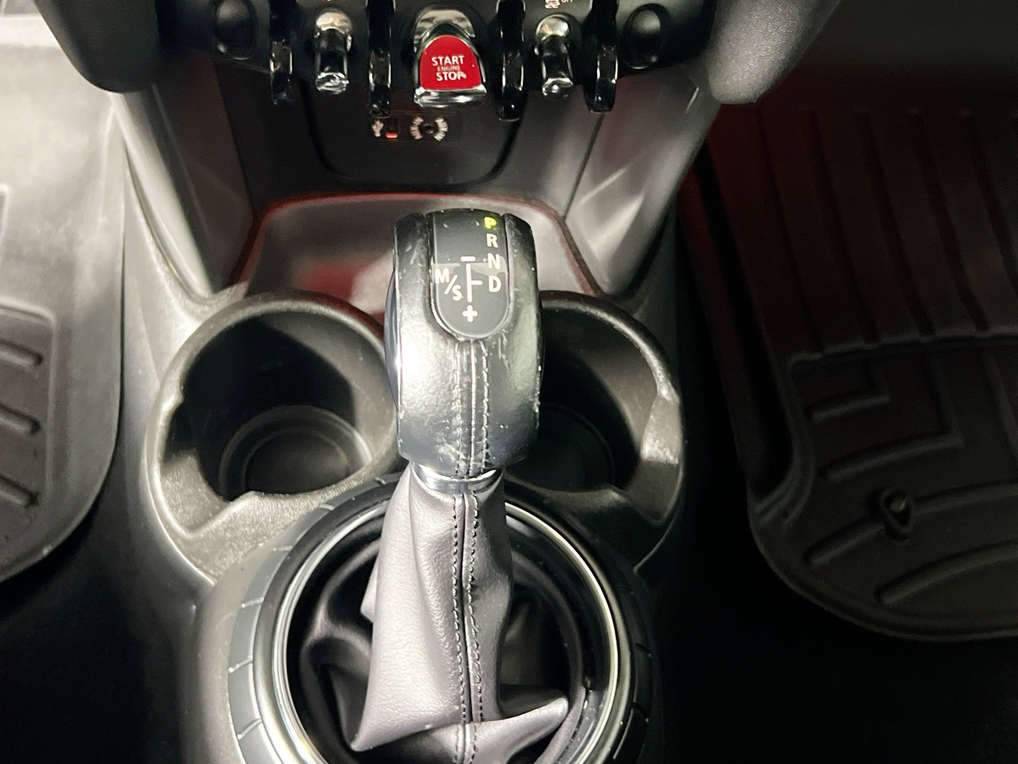 Used 2015 MINI Cooper 4-Door Hardtop FWD image 25