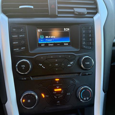Used 2014 Ford Fusion SE FWD image 11