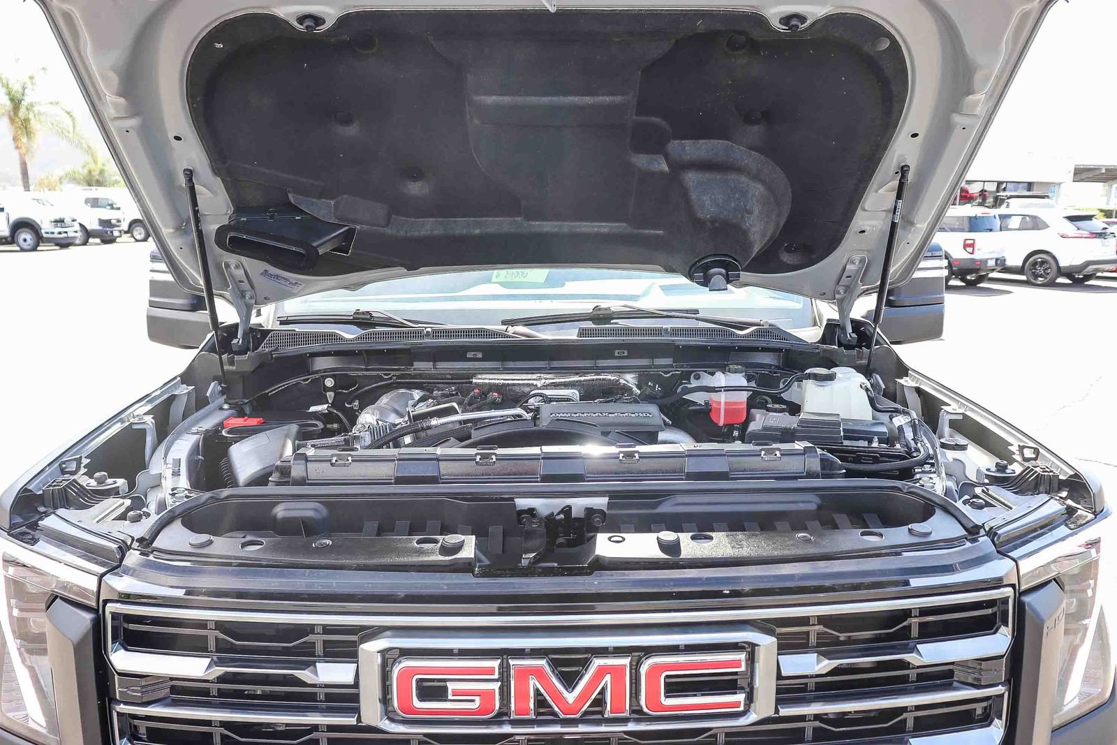 Used 2025 GMC Sierra 2500 AT4 w/ AT4 Premium Plus Package AWD/4WD image 28