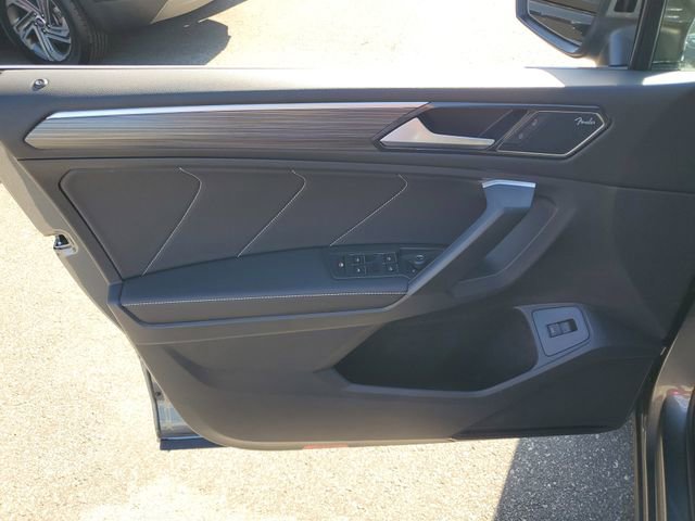 Certified 2024 Volkswagen Tiguan SEL R-Line image 15