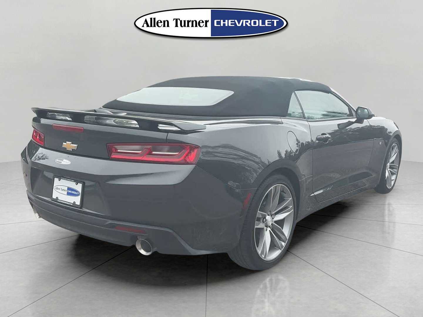 Used 2018 Chevrolet Camaro LT w/ RS Package RWD image 4