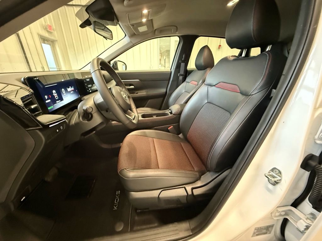 Used 2025 Nissan Kicks SR image 22