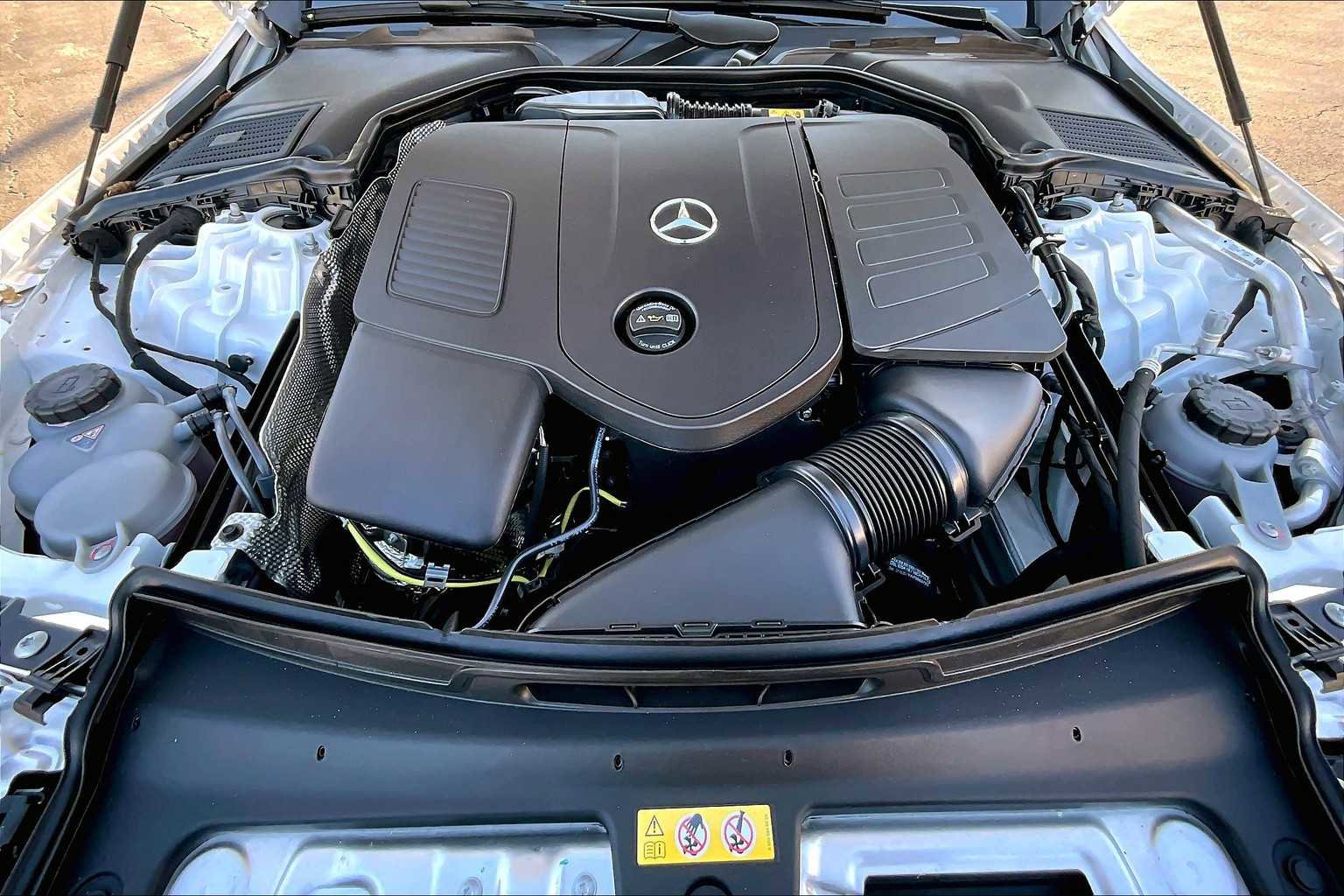 Used 2025 Mercedes-Benz C 300 4MATIC Sedan image 16