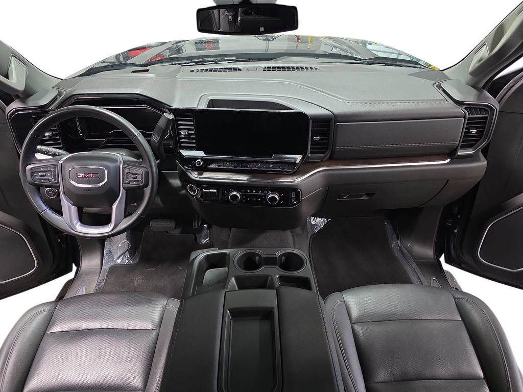 Certified 2025 GMC Sierra 1500 SLT image 9