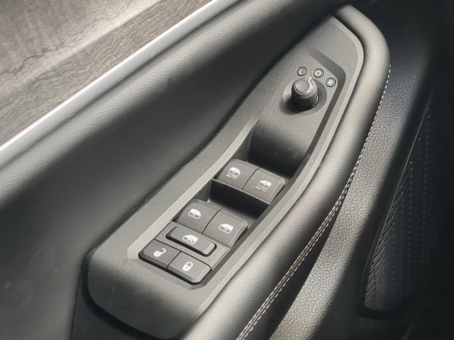 New 2027 Jeep Grand Cherokee L Limited RWD image 31