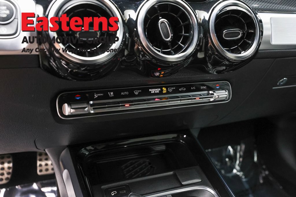 Used 2022 Mercedes-Benz GLB 250 4MATIC w/ AMG Line image 19