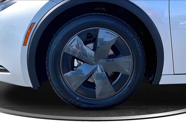 Used 2025 Toyota Prius LE image 31