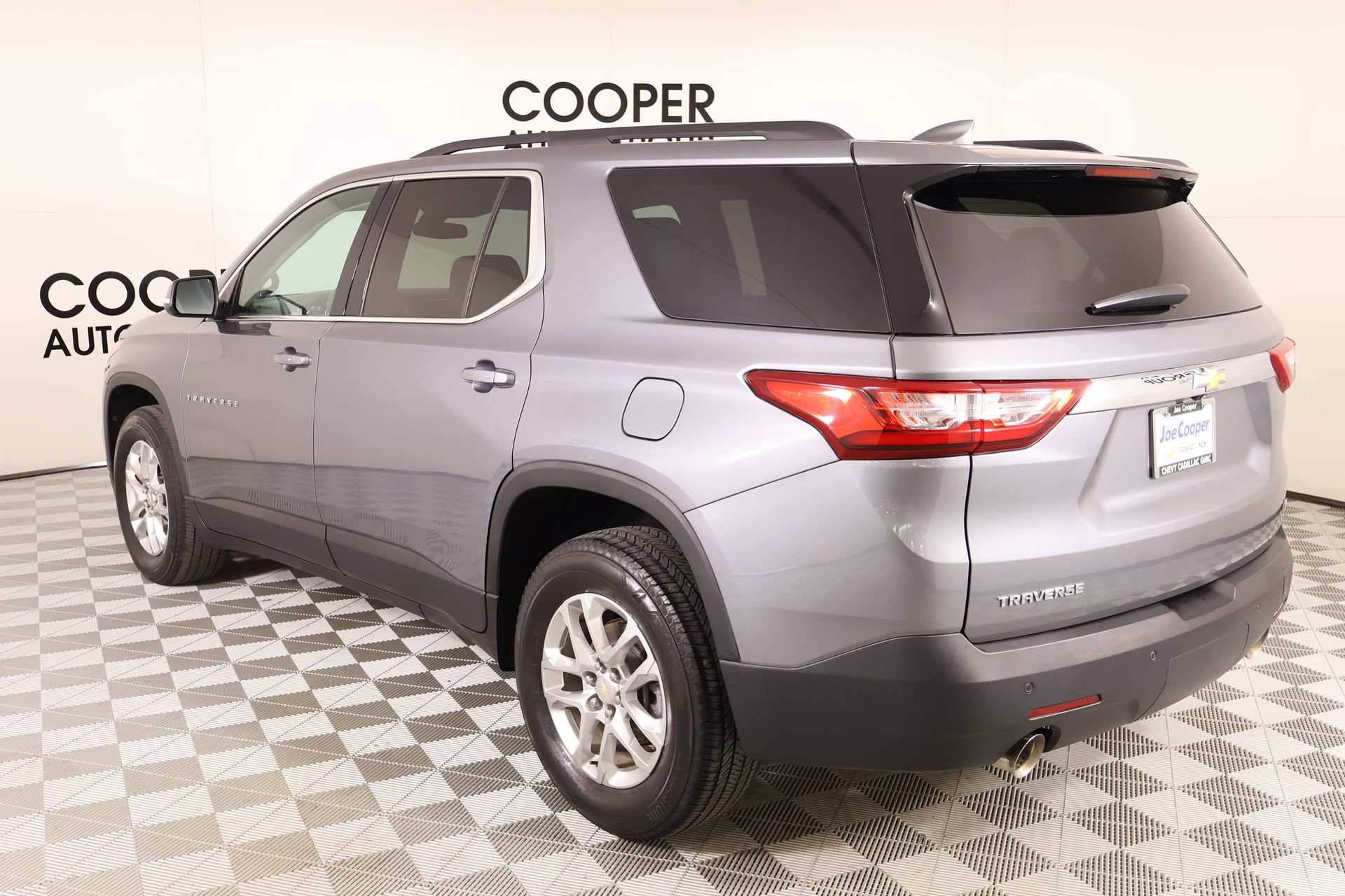 Used 2021 Chevrolet Traverse LT w/ LPO, Cargo Package image 23