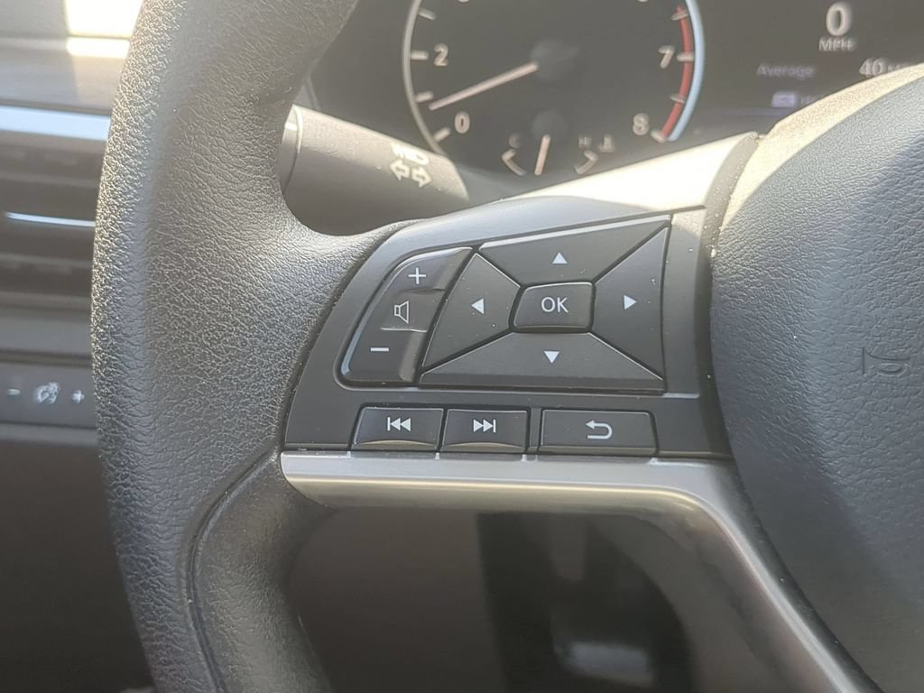Used 2025 Nissan Altima 2.5 SV FWD image 16