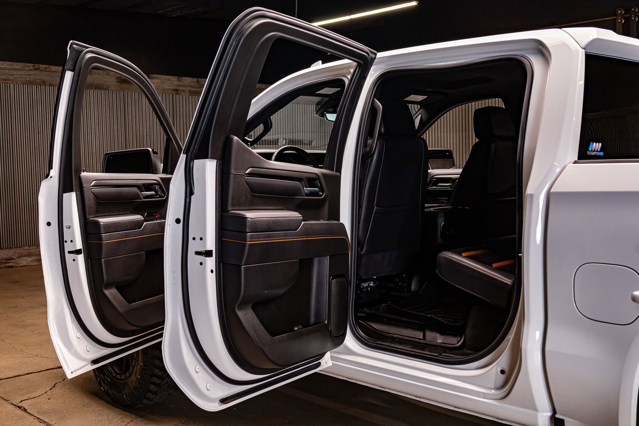 Used 2025 GMC Sierra 1500 AT4 w/ Technology Package image 31