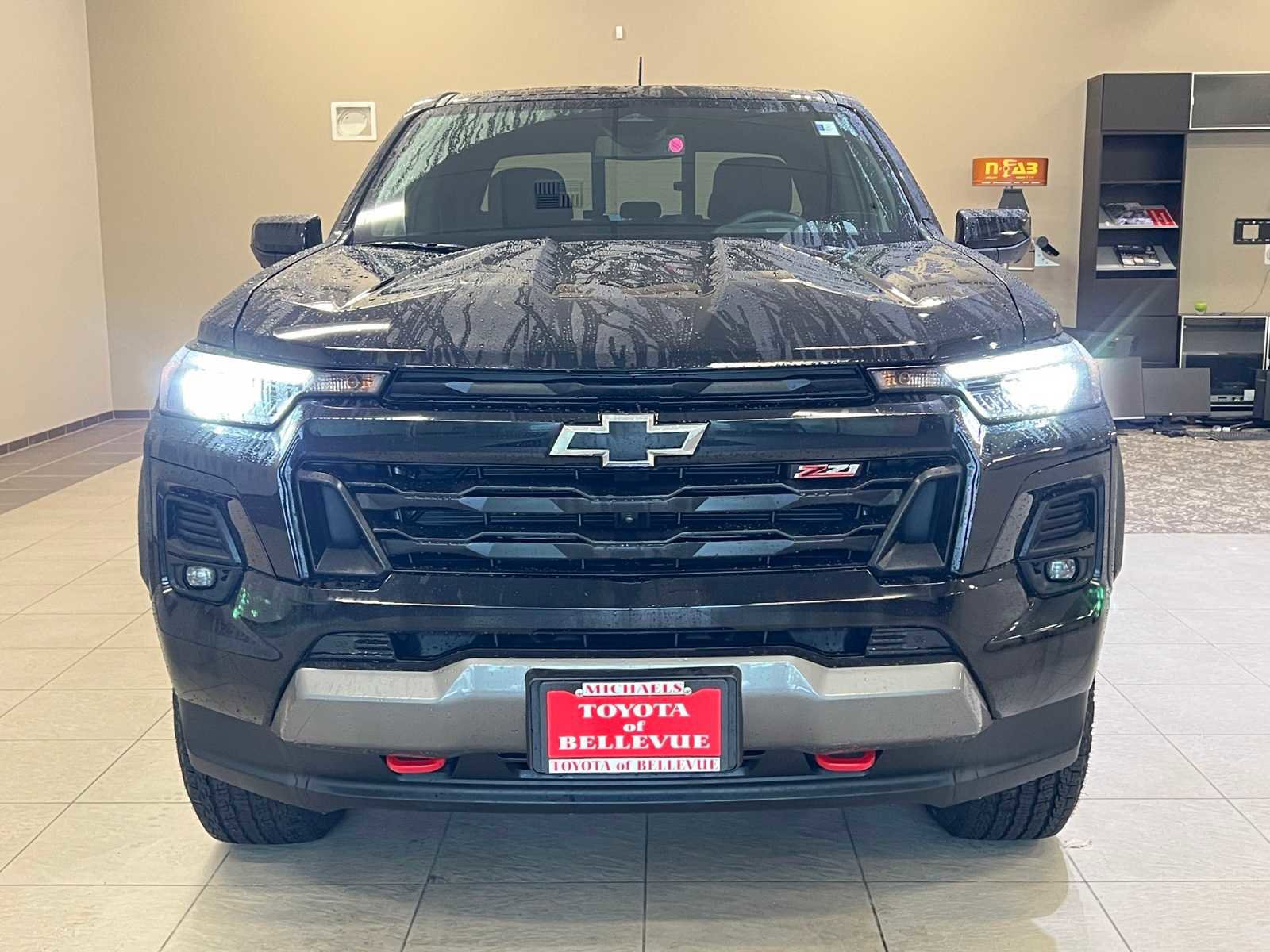 Used 2024 Chevrolet Colorado Z71 w/ Z71 Convenience Package 2 image 8